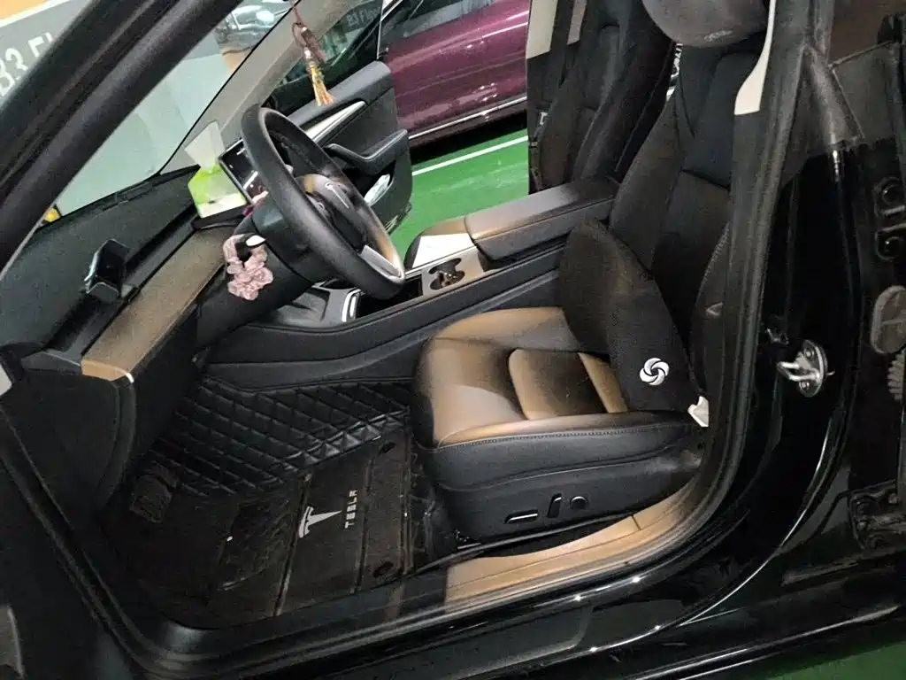 Tesla Model 3 — миниатюра 16