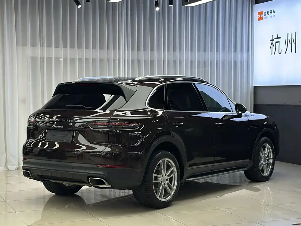 Porsche Cayenne — миниатюра 4