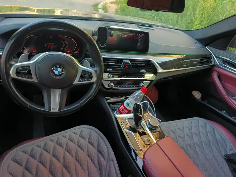 BMW 5 Series — миниатюра 12
