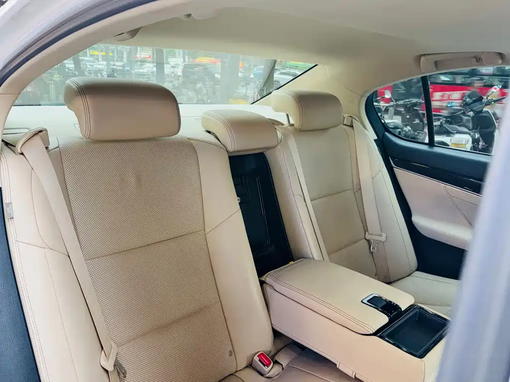 Lexus GS — миниатюра 18