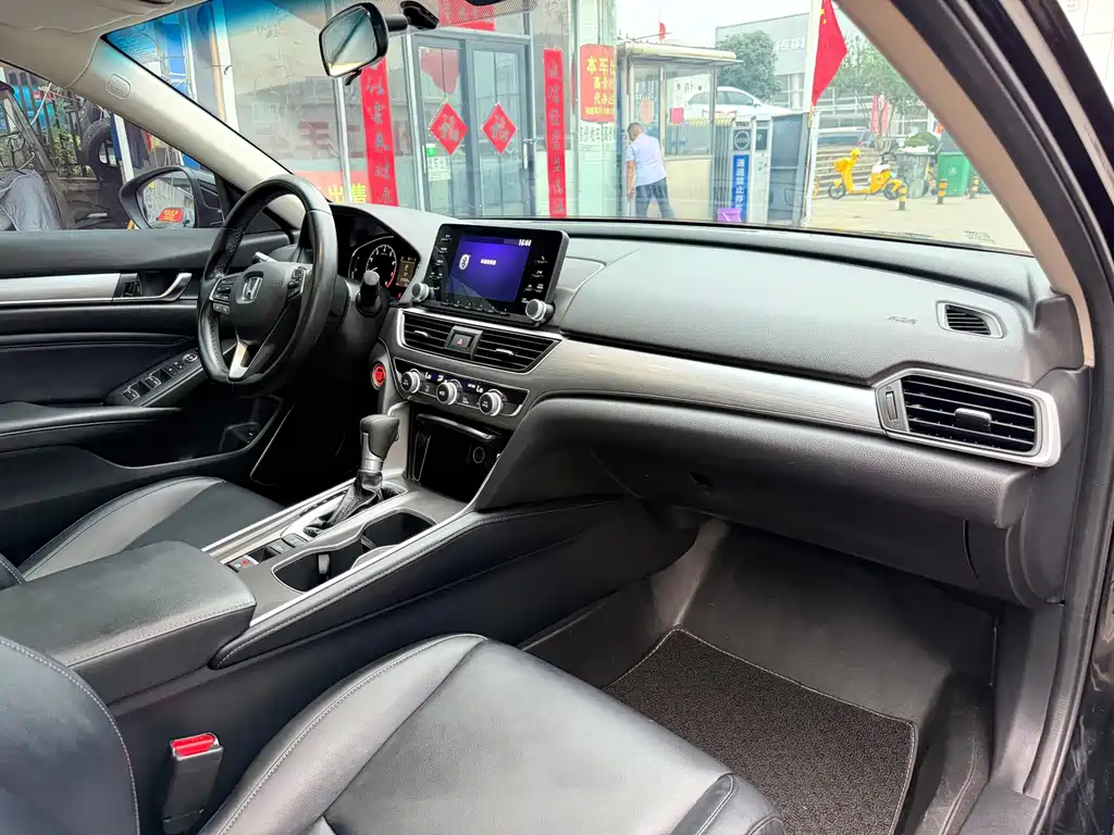 Honda Accord — миниатюра 13