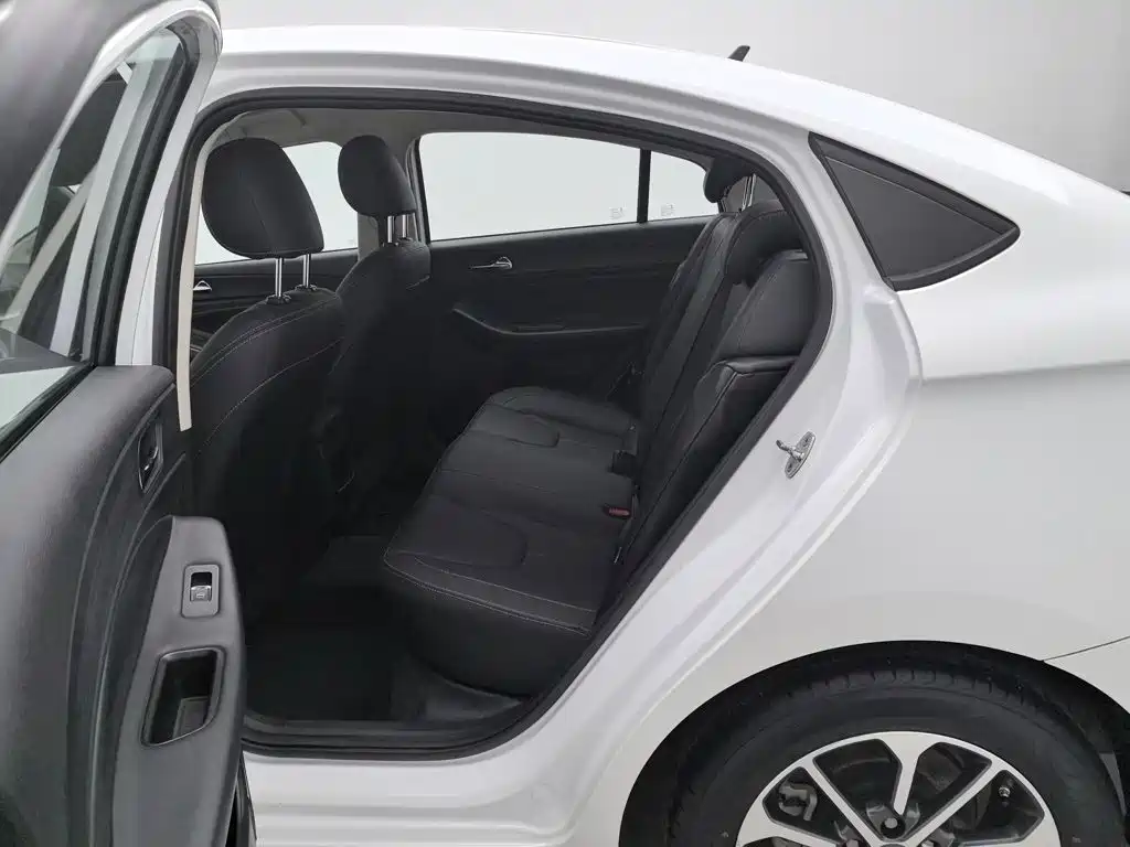 Chery Arrizo 5 — миниатюра 15