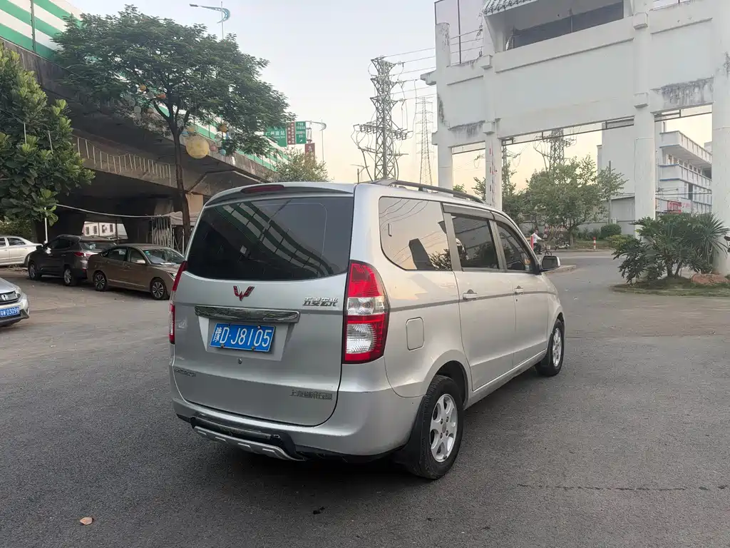 Wuling Hongguang — миниатюра 5