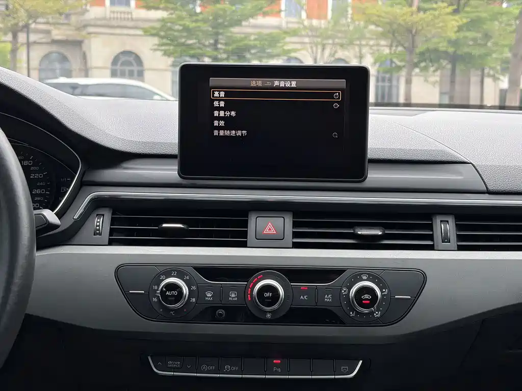 Audi A4L — миниатюра 7