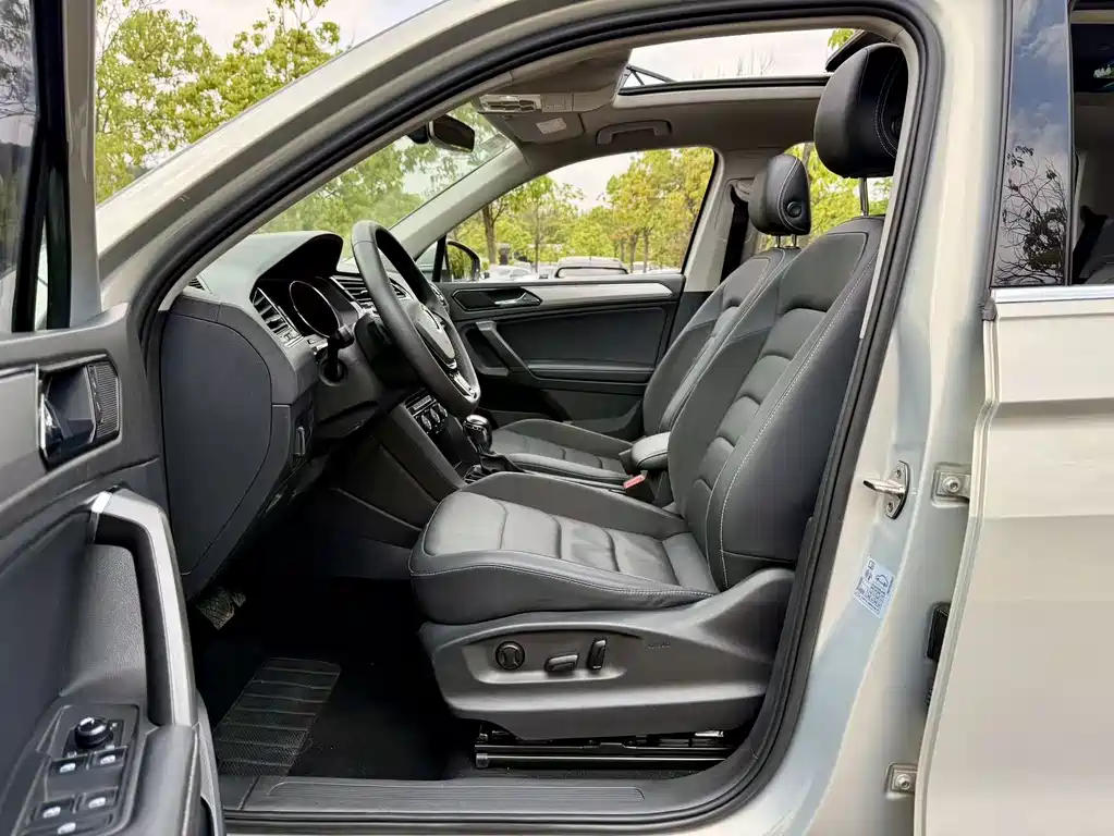 Volkswagen Tiguan L L 2018 330TSI AT Luxury