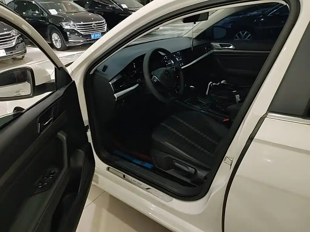 Volkswagen Lavida — миниатюра 16
