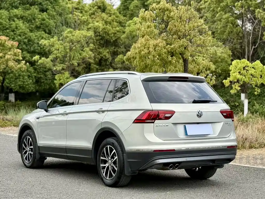 Volkswagen Tiguan L L 2018 330TSI AT Luxury