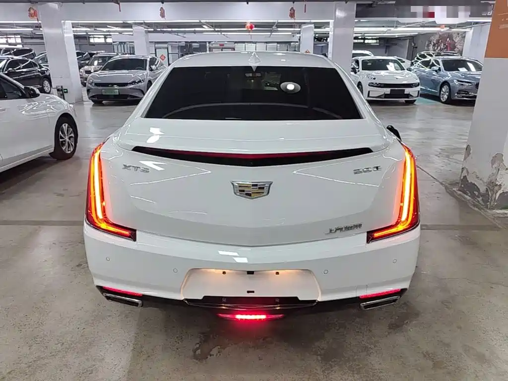 Cadillac XTS — миниатюра 6