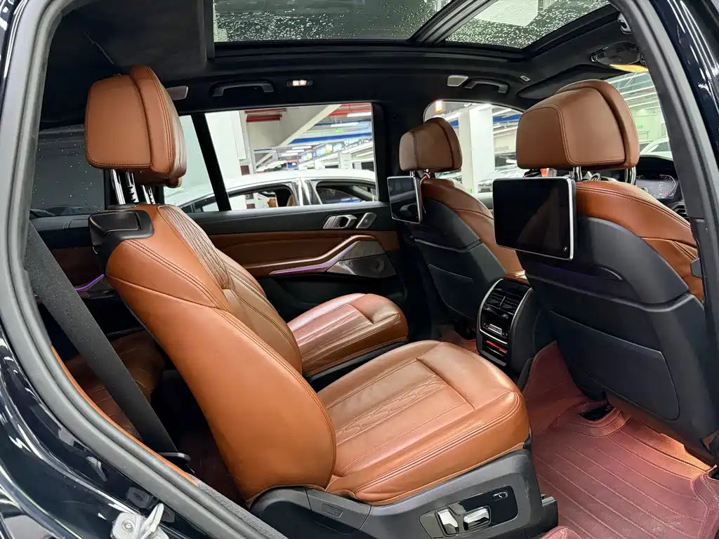 BMW X7 — миниатюра 24