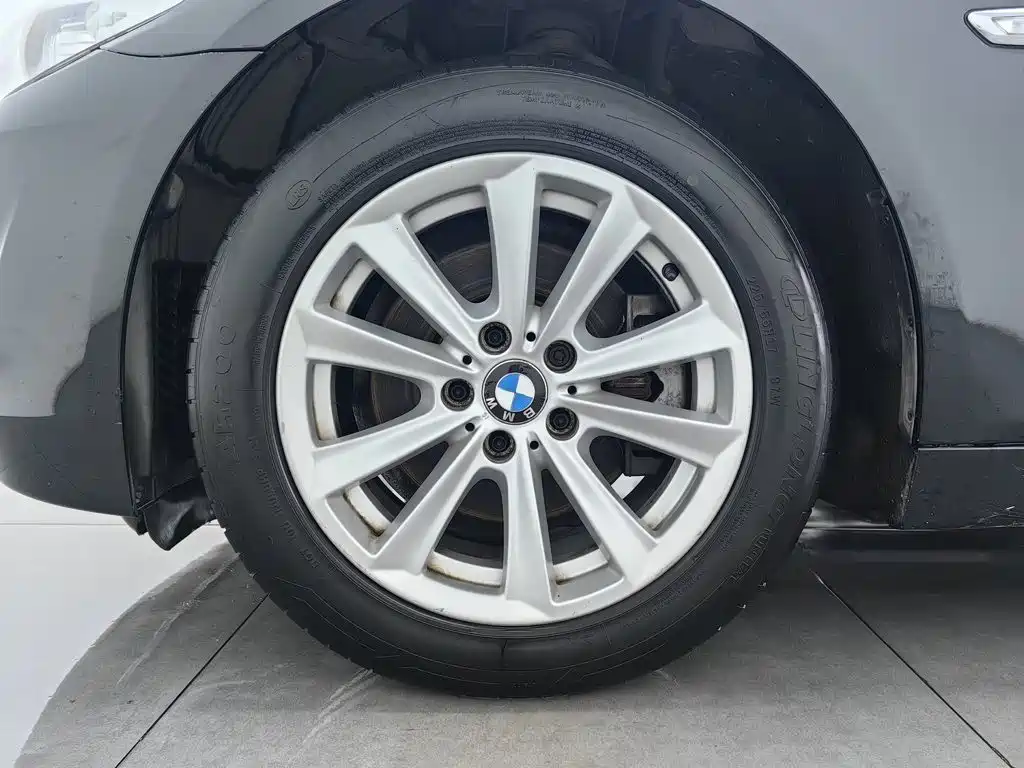 BMW 5 Series — миниатюра 17