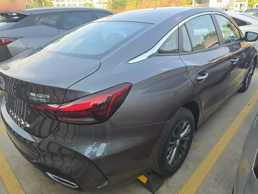 MG 5 2025 180DVVT Luxury