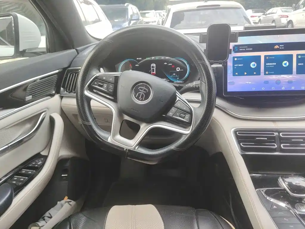 BYD PLUS New Energy — миниатюра 6