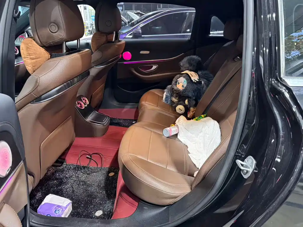 Mercedes-Benz E-Class — миниатюра 5