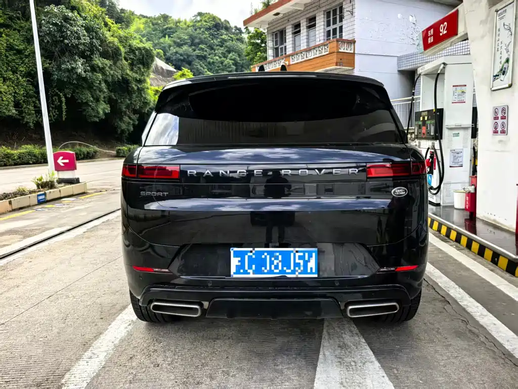 Land Rover Range Rover Sport 2025 400PS Dynamic SE
