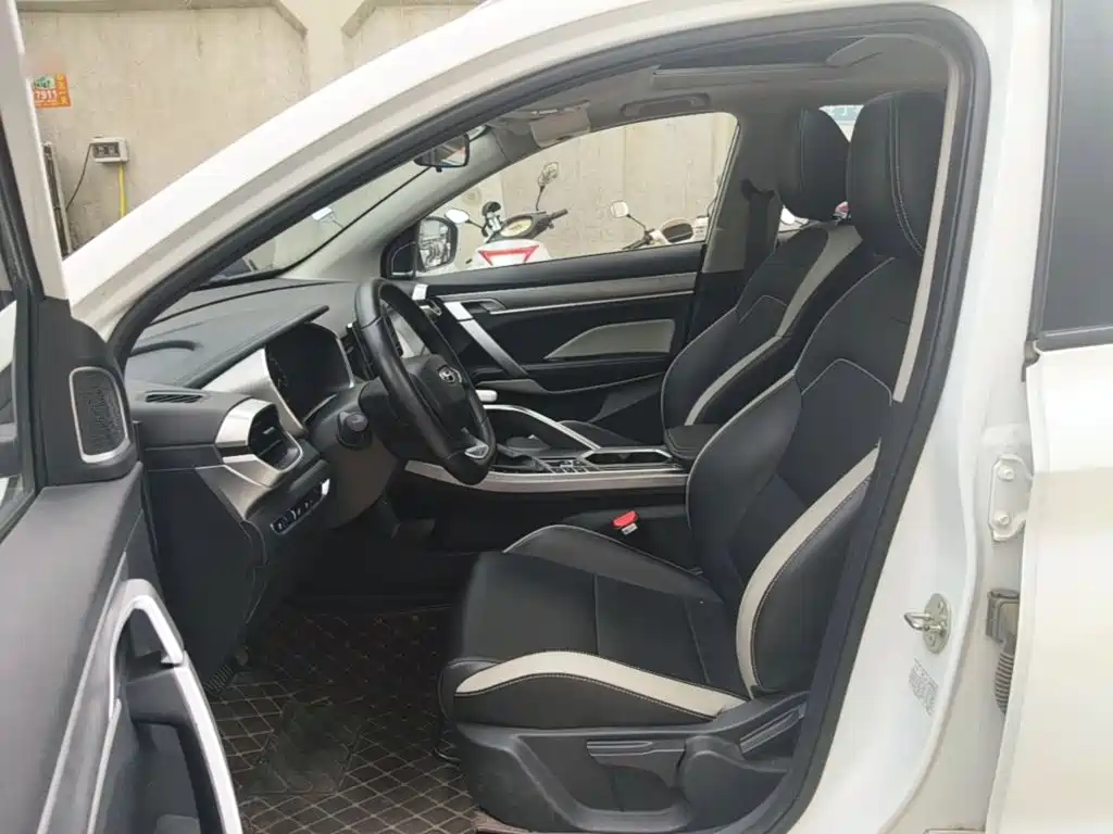 Geely Binyue — миниатюра 15