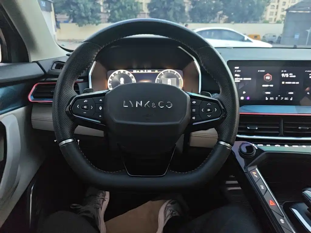 Lynk & Co 06 — миниатюра 11