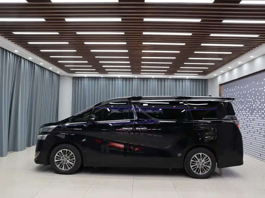 Toyota Vellfire 2020 2.5L HV Luxury