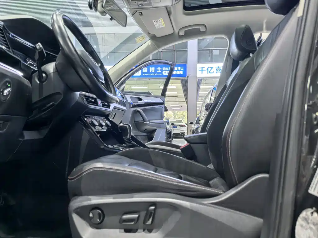 Volkswagen Tayron 2019 330TSI Luxury VI