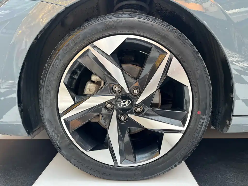 Hyundai Elantra — миниатюра 19