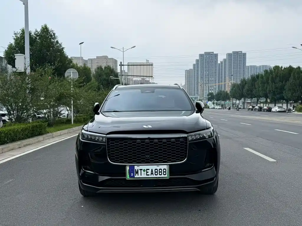 Li Auto Li ONE — миниатюра 2