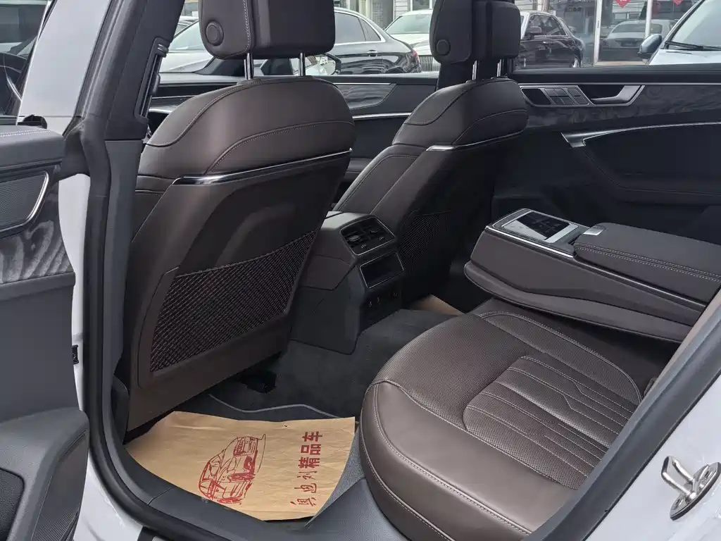 Audi A7L 2022 55 TFSI quattro S-line