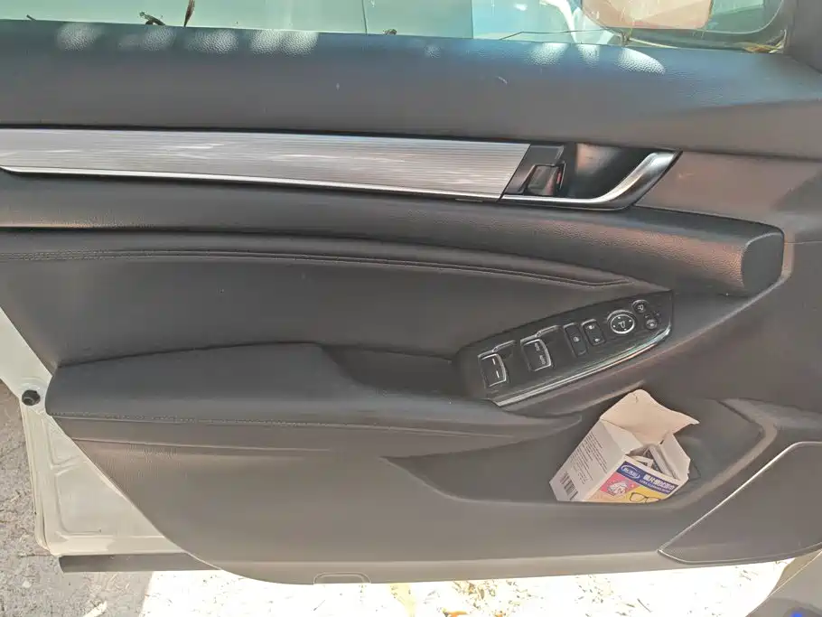 Honda Accord — миниатюра 7