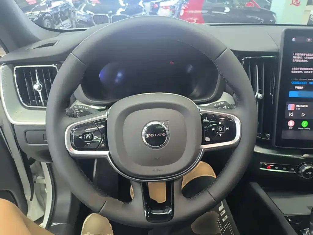 Volvo XC60 — миниатюра 11