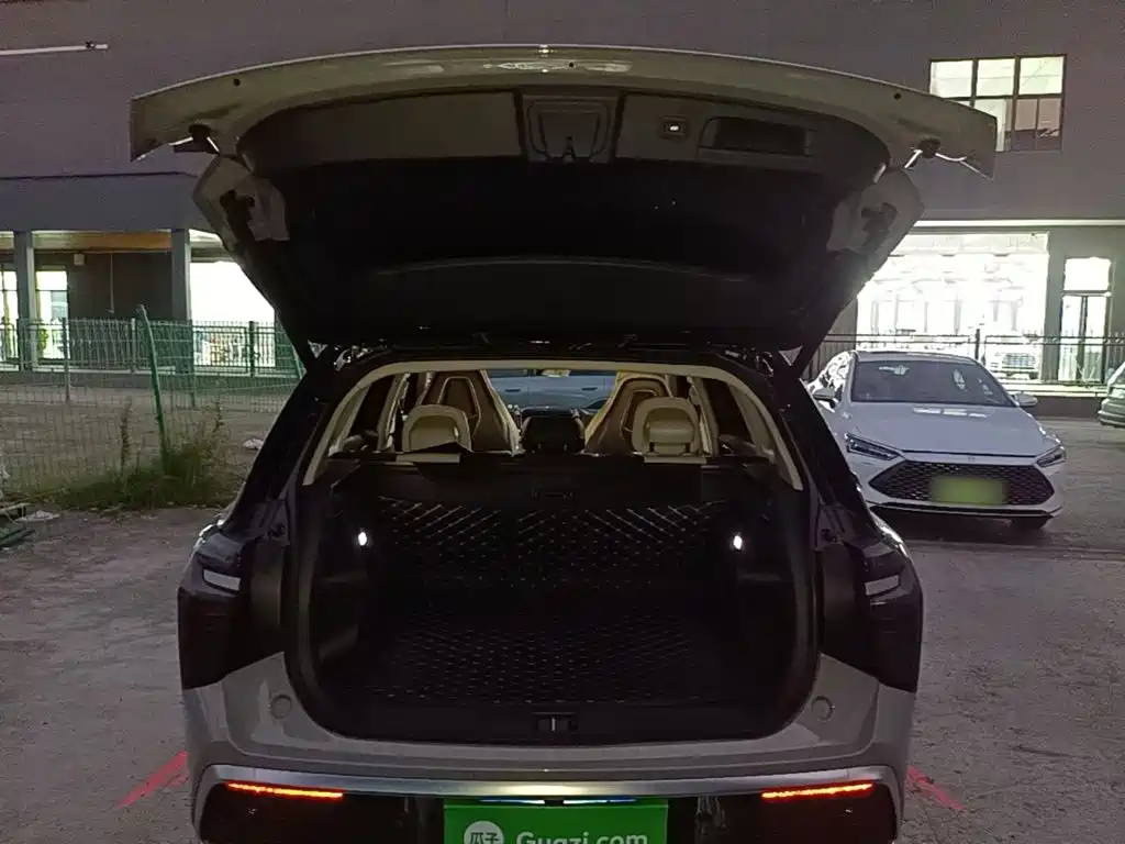 Hongqi Hongqi HS3 — миниатюра 19