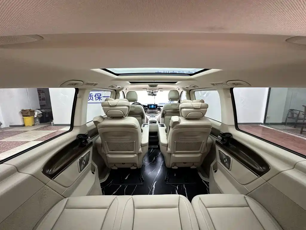 Mercedes-Benz V-Class — миниатюра 40