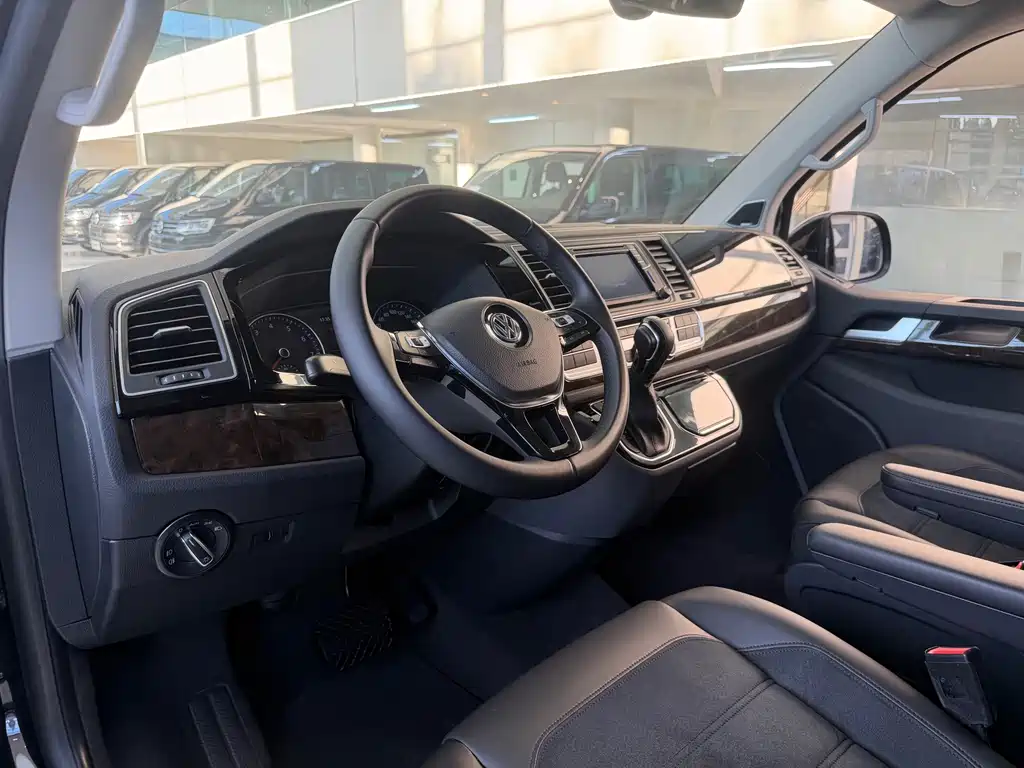 Volkswagen Multivan — миниатюра 12