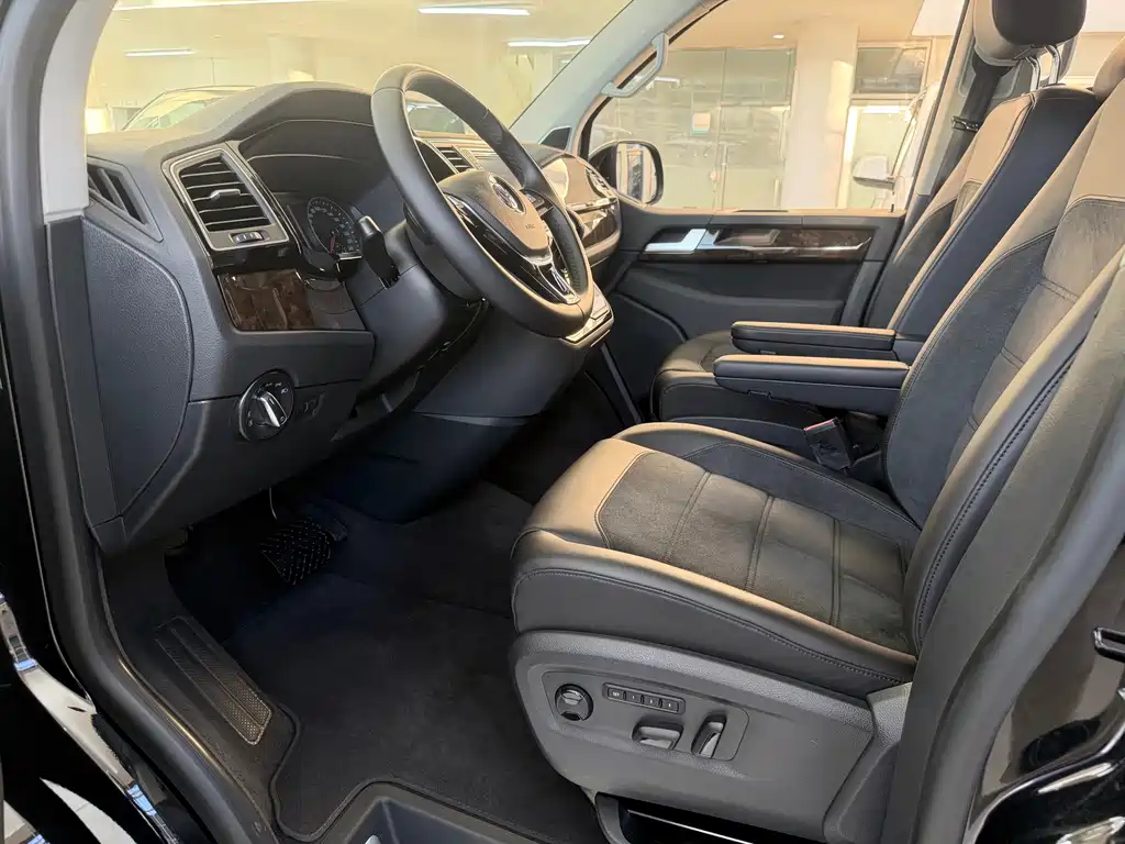 Volkswagen Multivan — миниатюра 11
