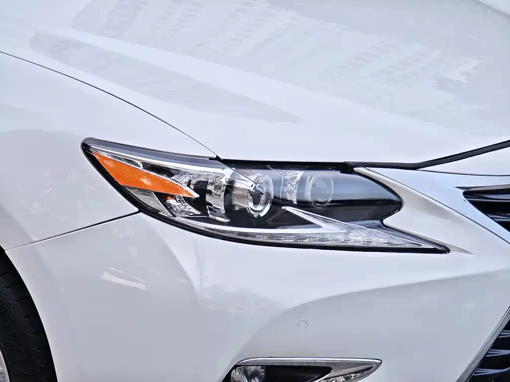 Lexus ES — миниатюра 8