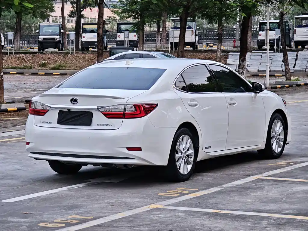 Lexus ES — миниатюра 24