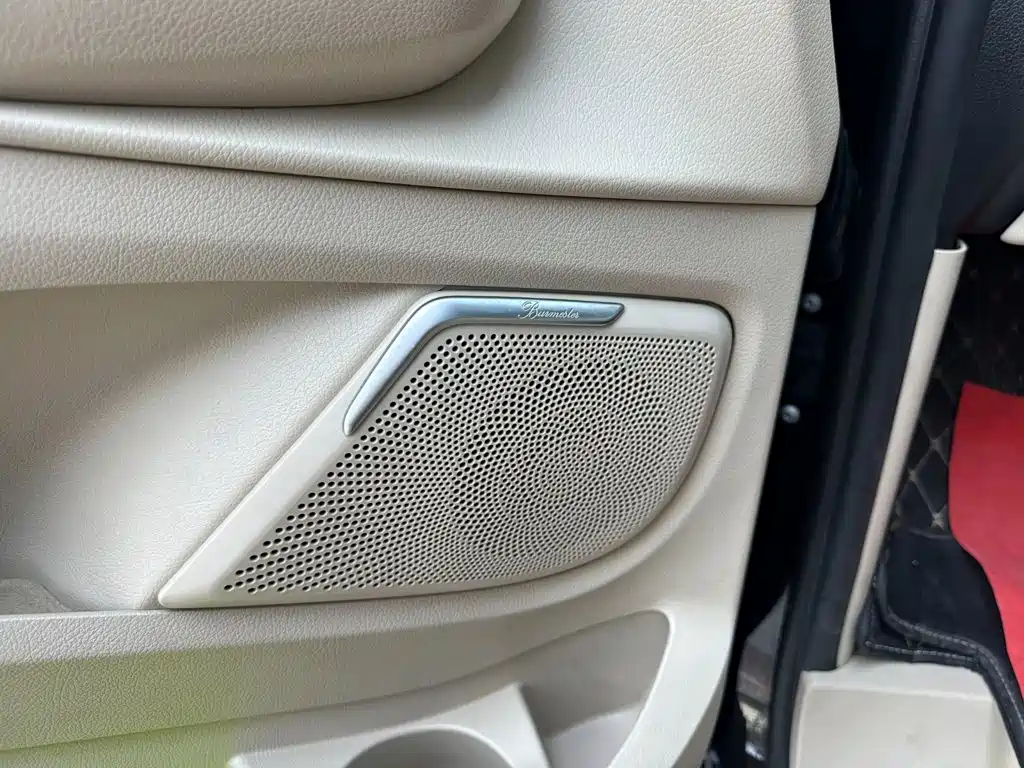 Mercedes-Benz V-Class — миниатюра 22