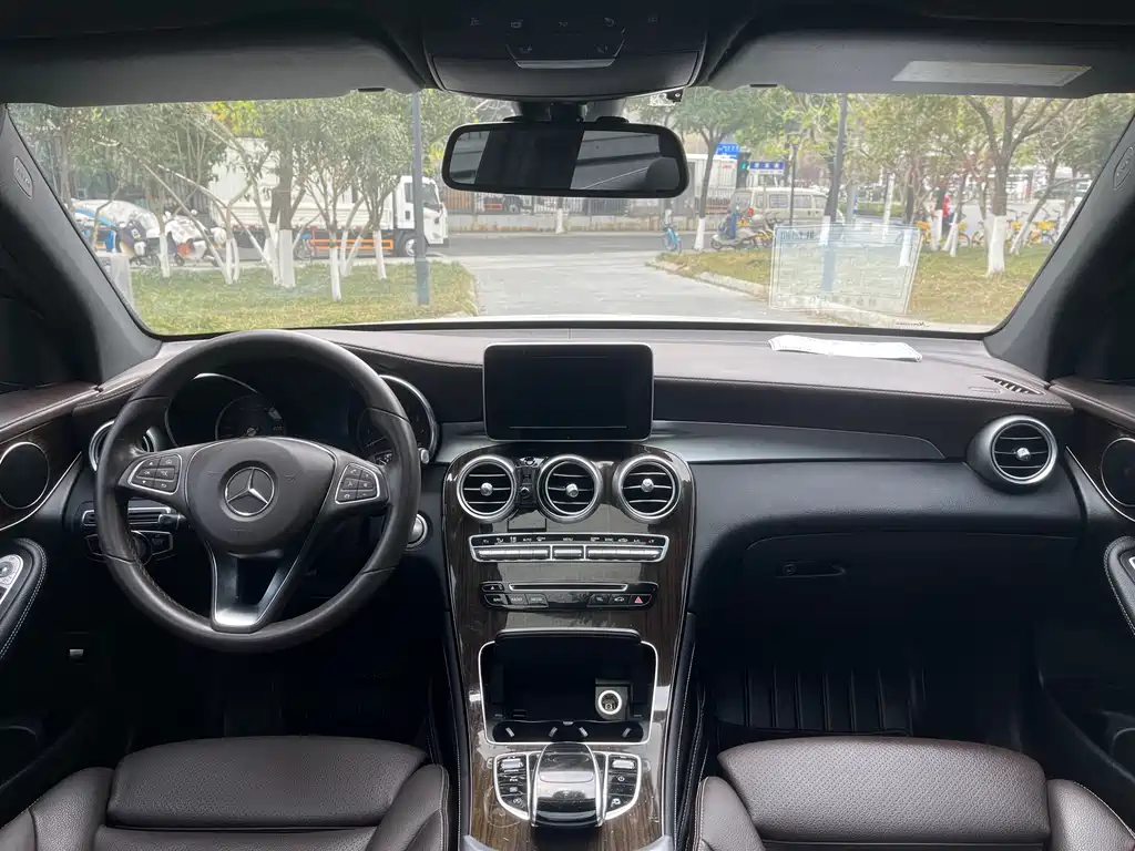 Mercedes-Benz GLC 2017 GLC 260 4MATIC
