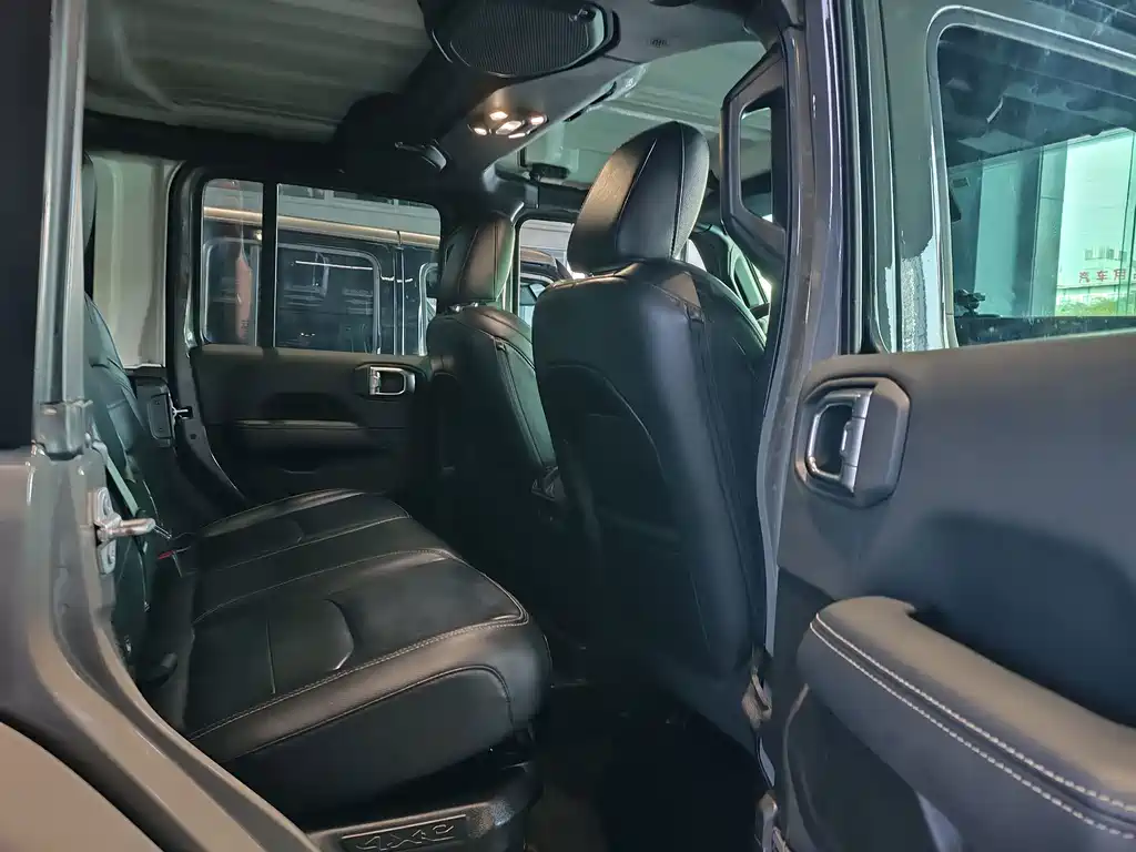 Jeep Wrangler PHEV — миниатюра 8
