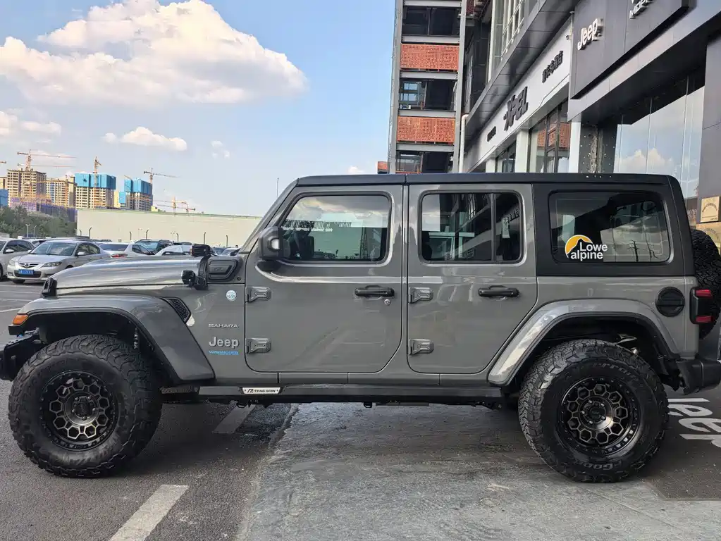 Jeep Wrangler PHEV — миниатюра 11