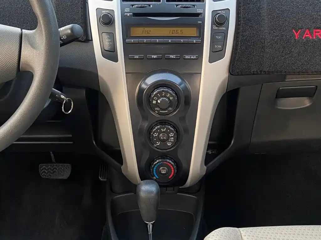 Toyota Yaris — миниатюра 11