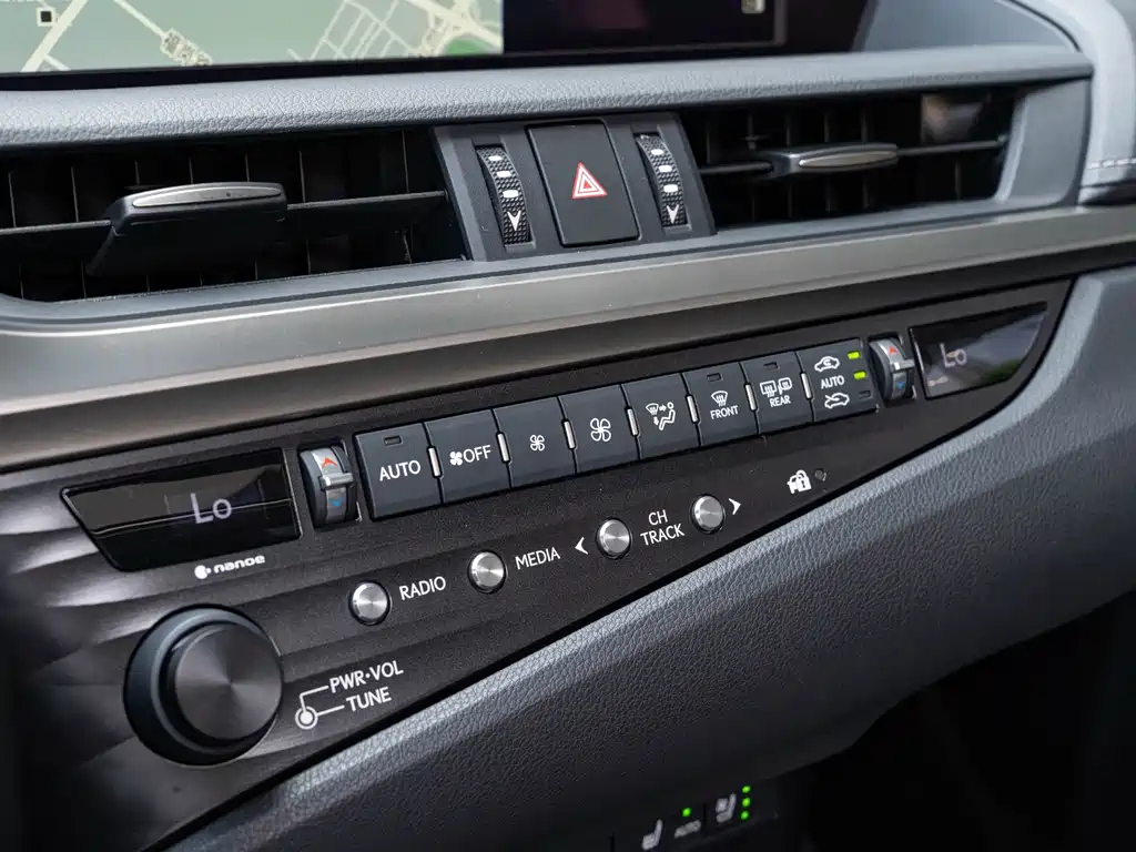 Lexus ES — миниатюра 17