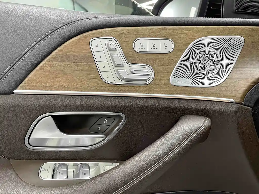 Mercedes-Benz GLS — миниатюра 15
