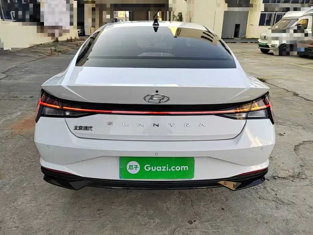 Hyundai Elantra — миниатюра 6