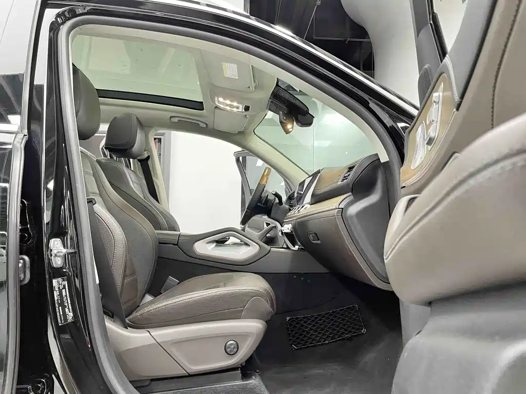Mercedes-Benz GLS — миниатюра 6