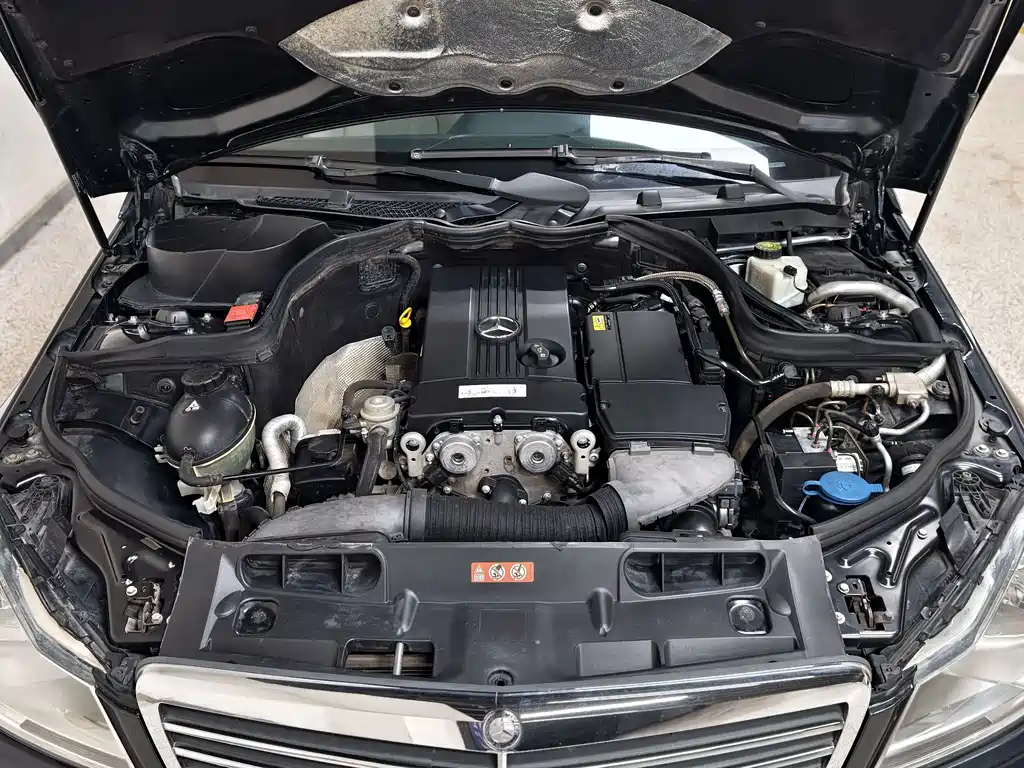 Mercedes-Benz C-Class — миниатюра 11