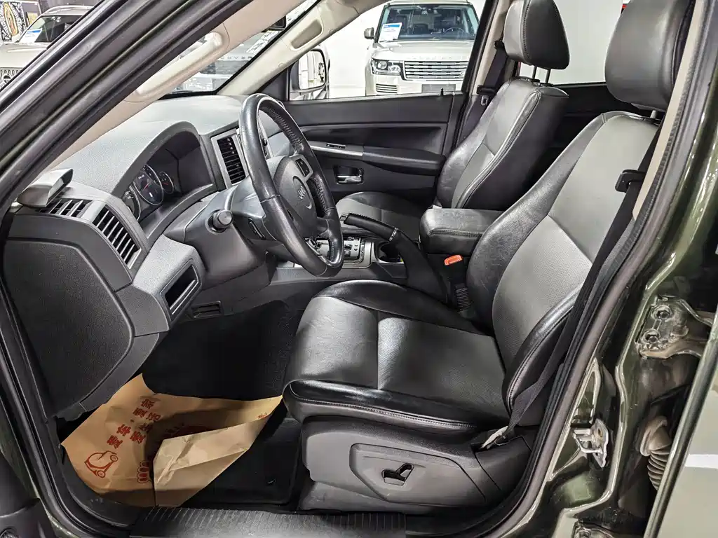 Jeep Grand Cherokee (Import) — миниатюра 13