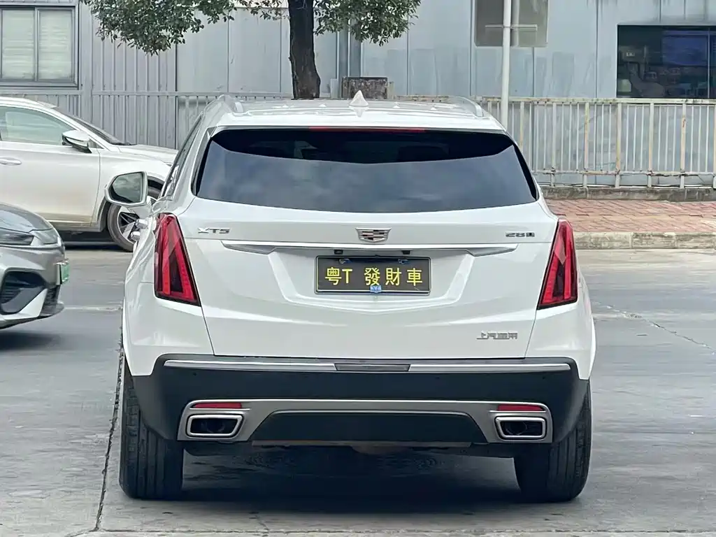 CADILLAC XT5