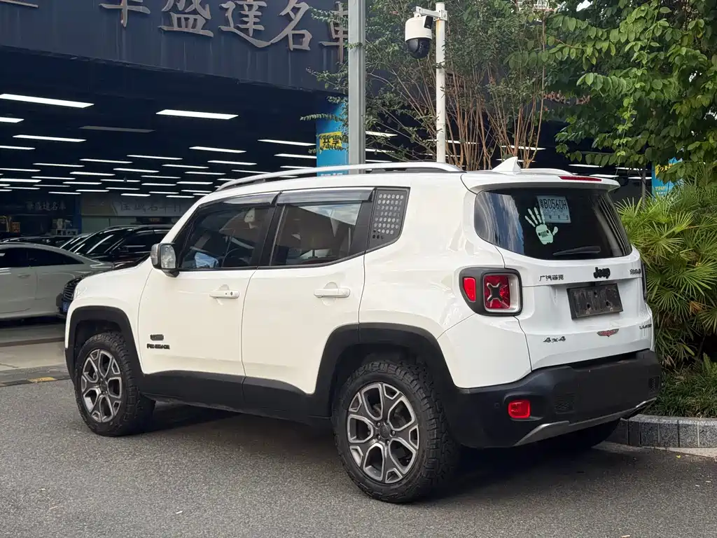 Jeep Renegade — миниатюра 4