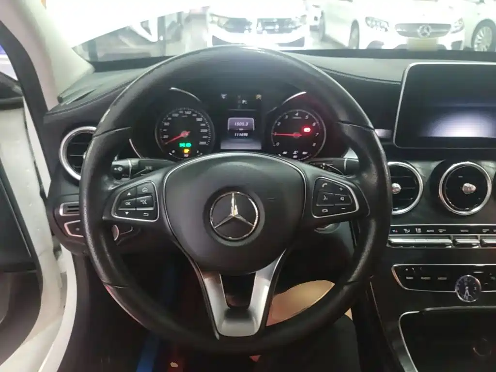 Mercedes-Benz C-Class — миниатюра 11