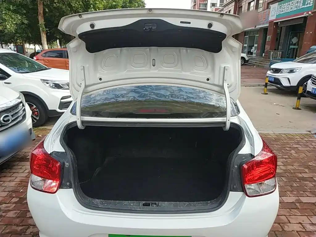 Hyundai Verna - фото 19