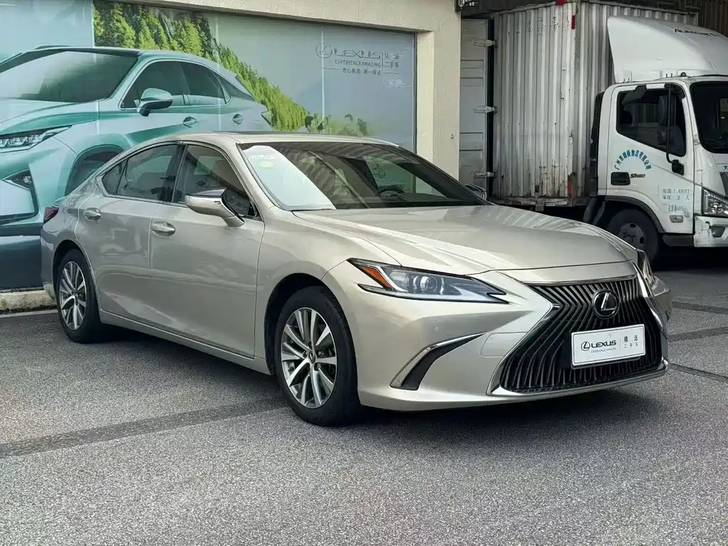 Lexus ES — миниатюра 3