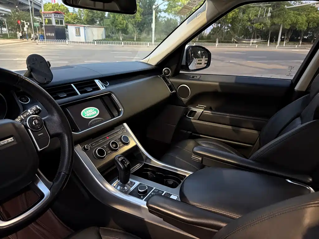 Land Rover Range Rover Sport 2016 3.0 SC V6 SE